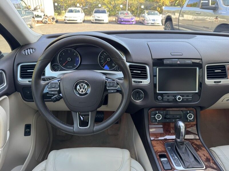 2012 Volkswagen Touareg Lux photo 20