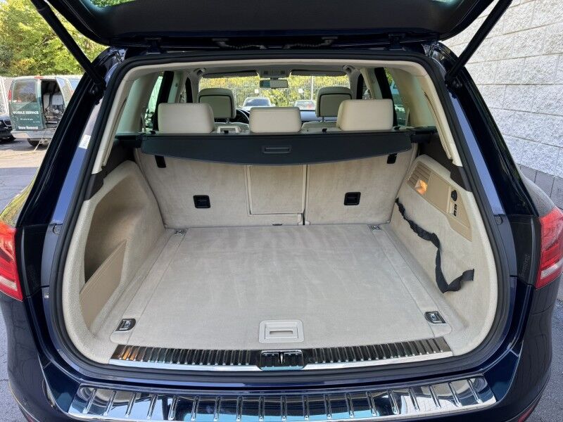 2012 Volkswagen Touareg Lux photo 6
