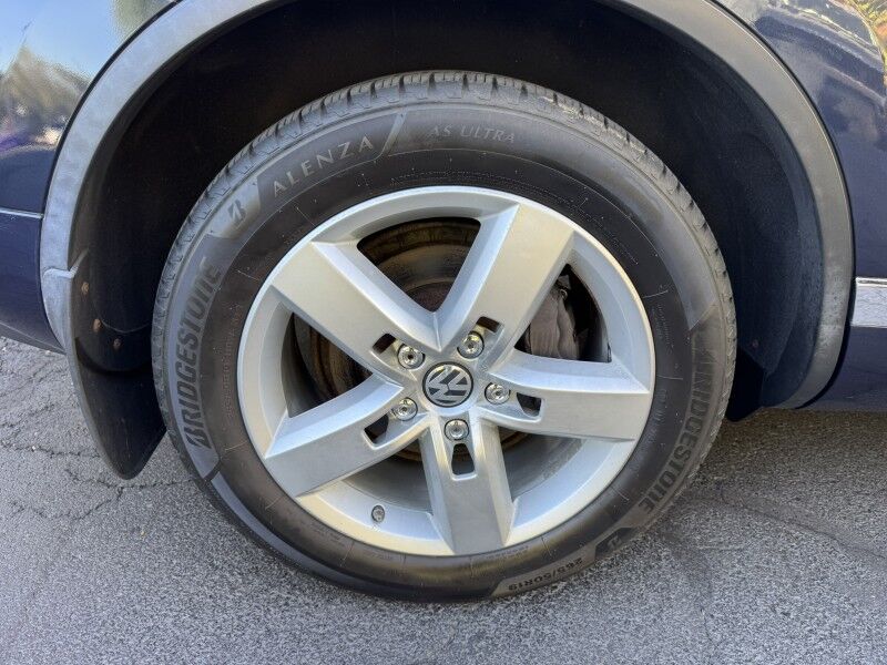 2012 Volkswagen Touareg Lux photo 31