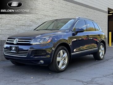 2012 Volkswagen Touareg Lux