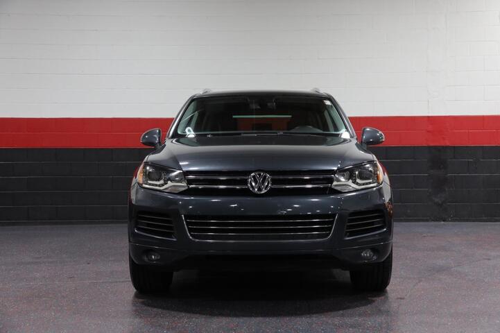 2012 Volkswagen Touareg Sport VR6 w/Navigation 4dr Suv Chicago IL