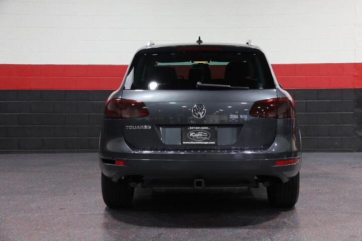 2012 Volkswagen Touareg Sport VR6 w/Navigation 4dr Suv Chicago IL