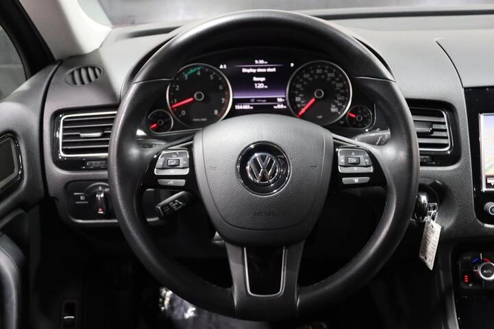 2012 Volkswagen Touareg Sport VR6 w/Navigation 4dr Suv Chicago IL