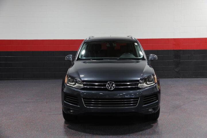 2012 Volkswagen Touareg Sport VR6 w/Navigation 4dr Suv Chicago IL