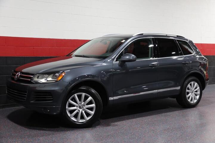 2012 Volkswagen Touareg Sport VR6 w/Navigation 4dr Suv Chicago IL