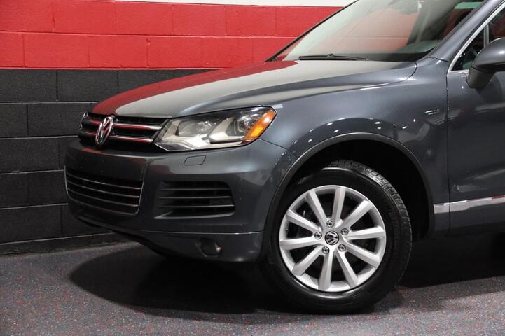 2012 Volkswagen Touareg Sport VR6 w/Navigation 4dr Suv Chicago IL