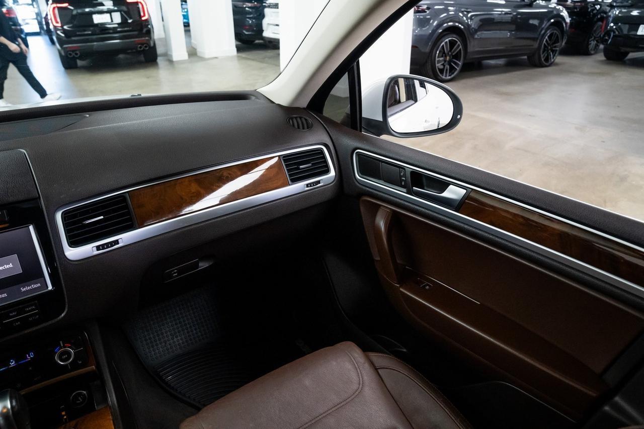 2012 Volkswagen Touareg VR6 FSI Lux Heated Seats Moonroof Portland OR