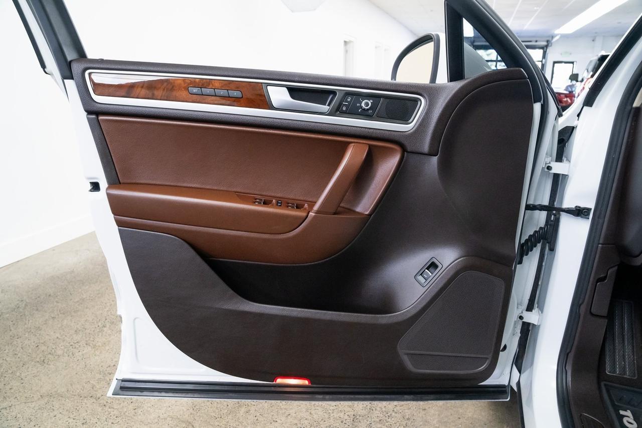 2012 Volkswagen Touareg VR6 FSI Lux Heated Seats Moonroof Portland OR