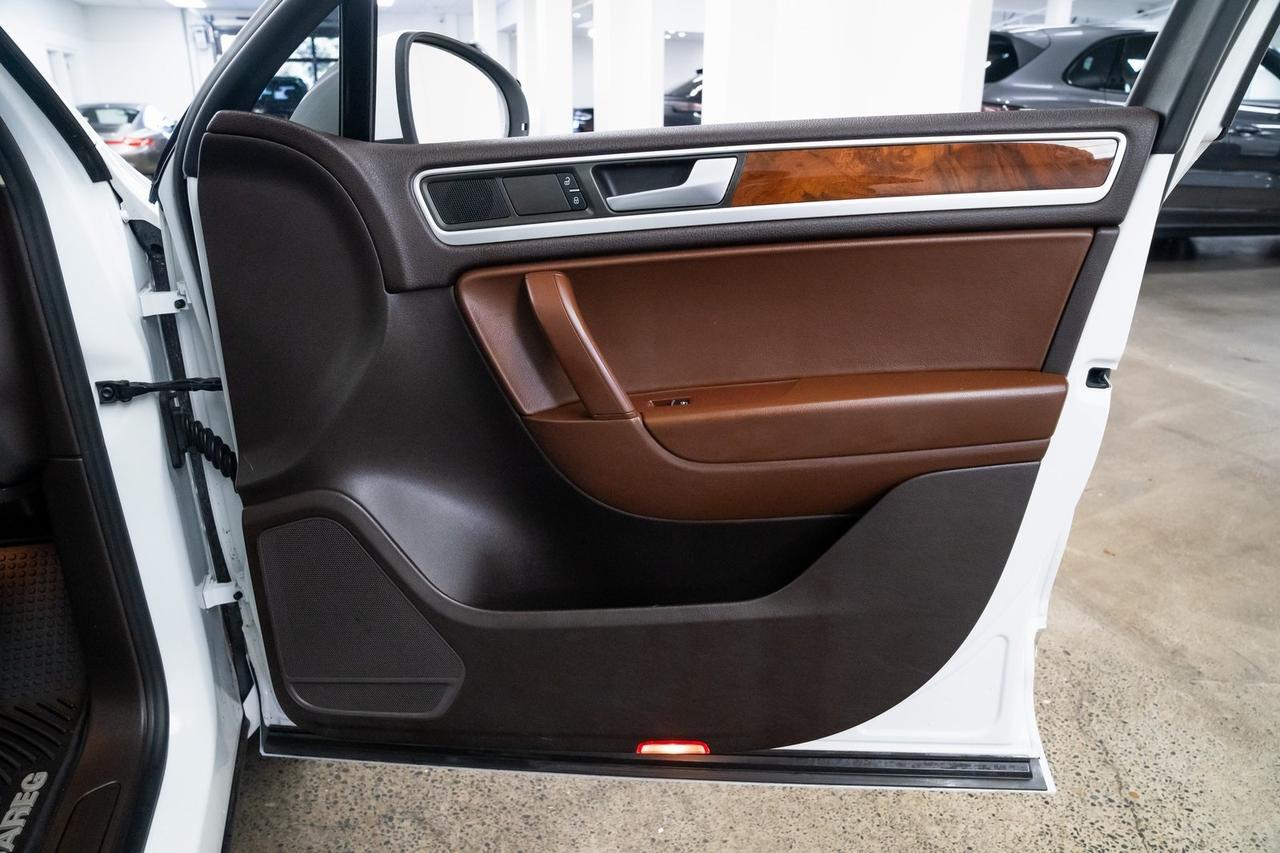 2012 Volkswagen Touareg VR6 FSI Lux Heated Seats Moonroof Portland OR