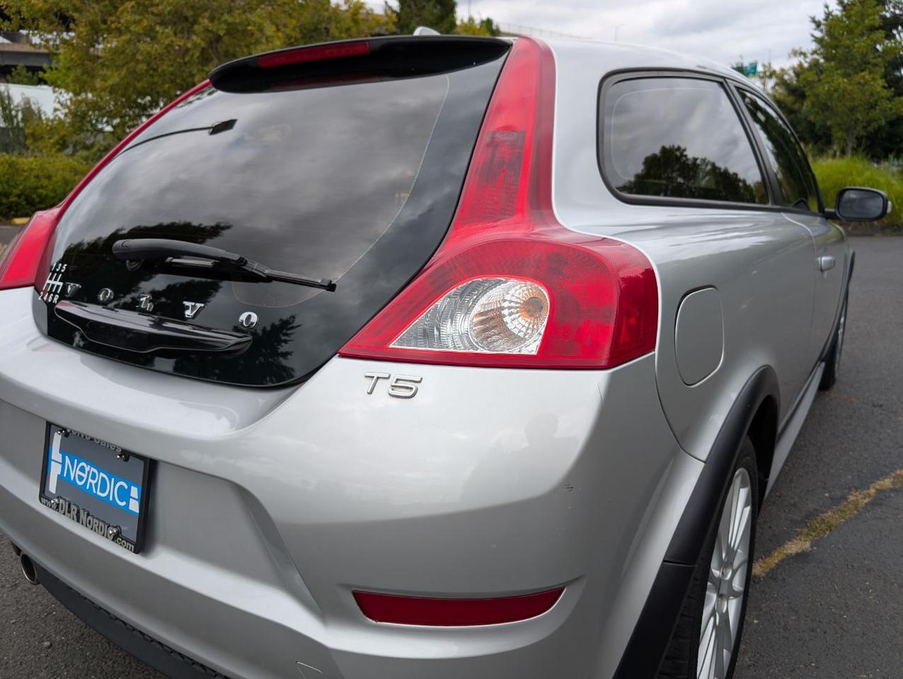 2012 Volvo C30 T5 6-MT Premier PLUS w/High Performance Audio, Moon Roof & Heated Seats Portland OR