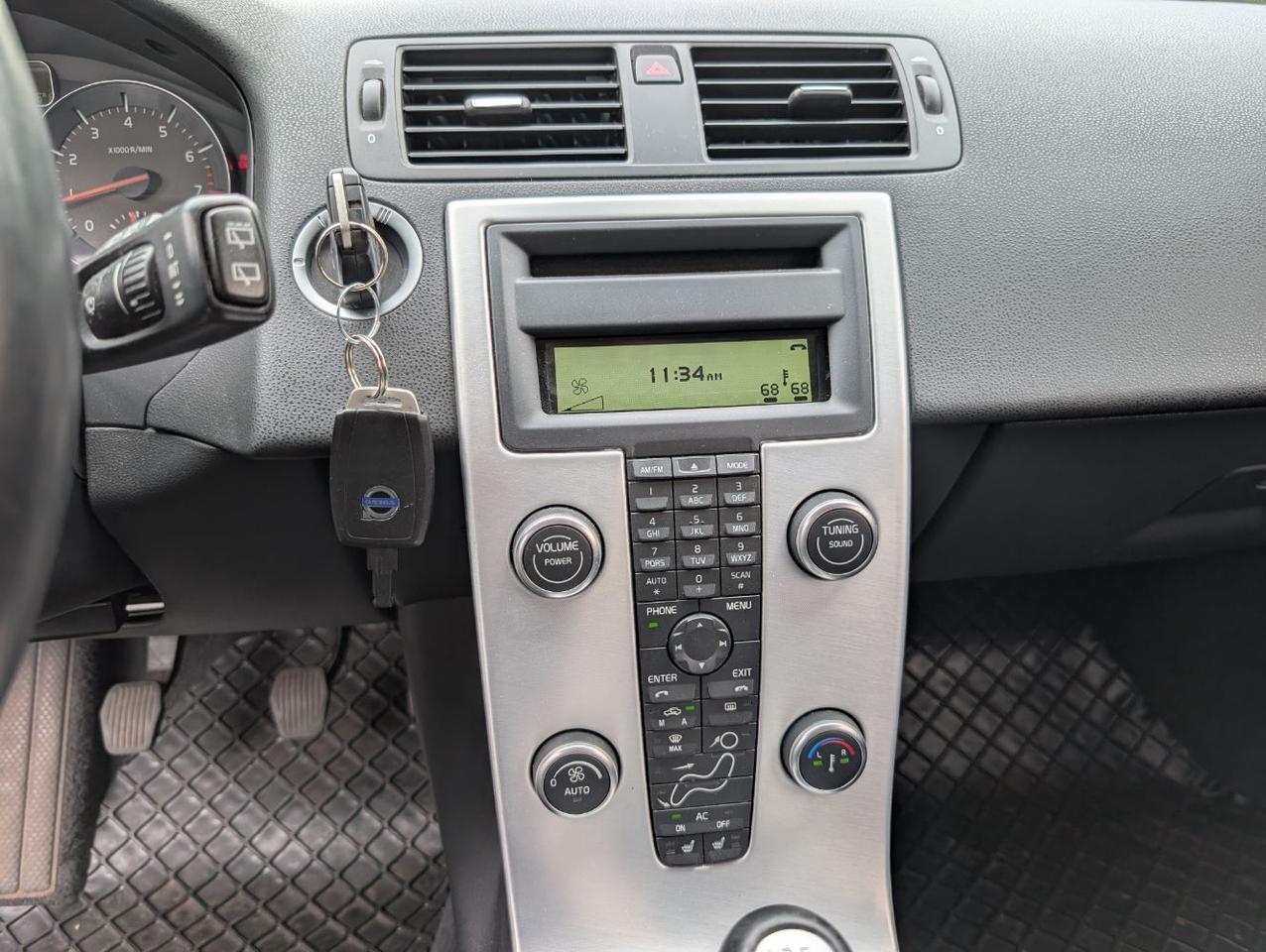 2012 Volvo C30 T5 6-MT Premier PLUS w/High Performance Audio, Moon Roof & Heated Seats Portland OR