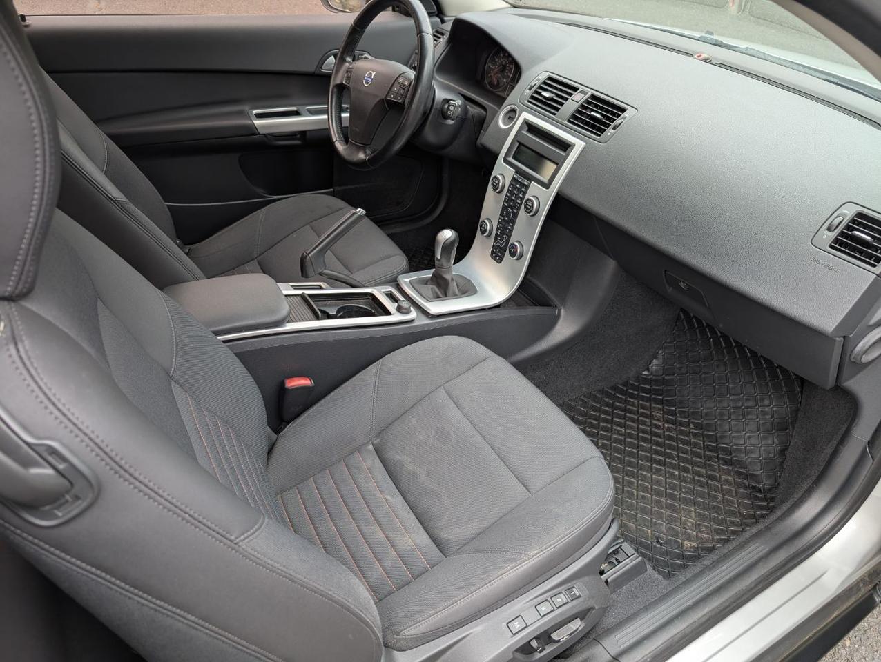 2012 Volvo C30 T5 6-MT Premier PLUS w/High Performance Audio, Moon Roof & Heated Seats Portland OR