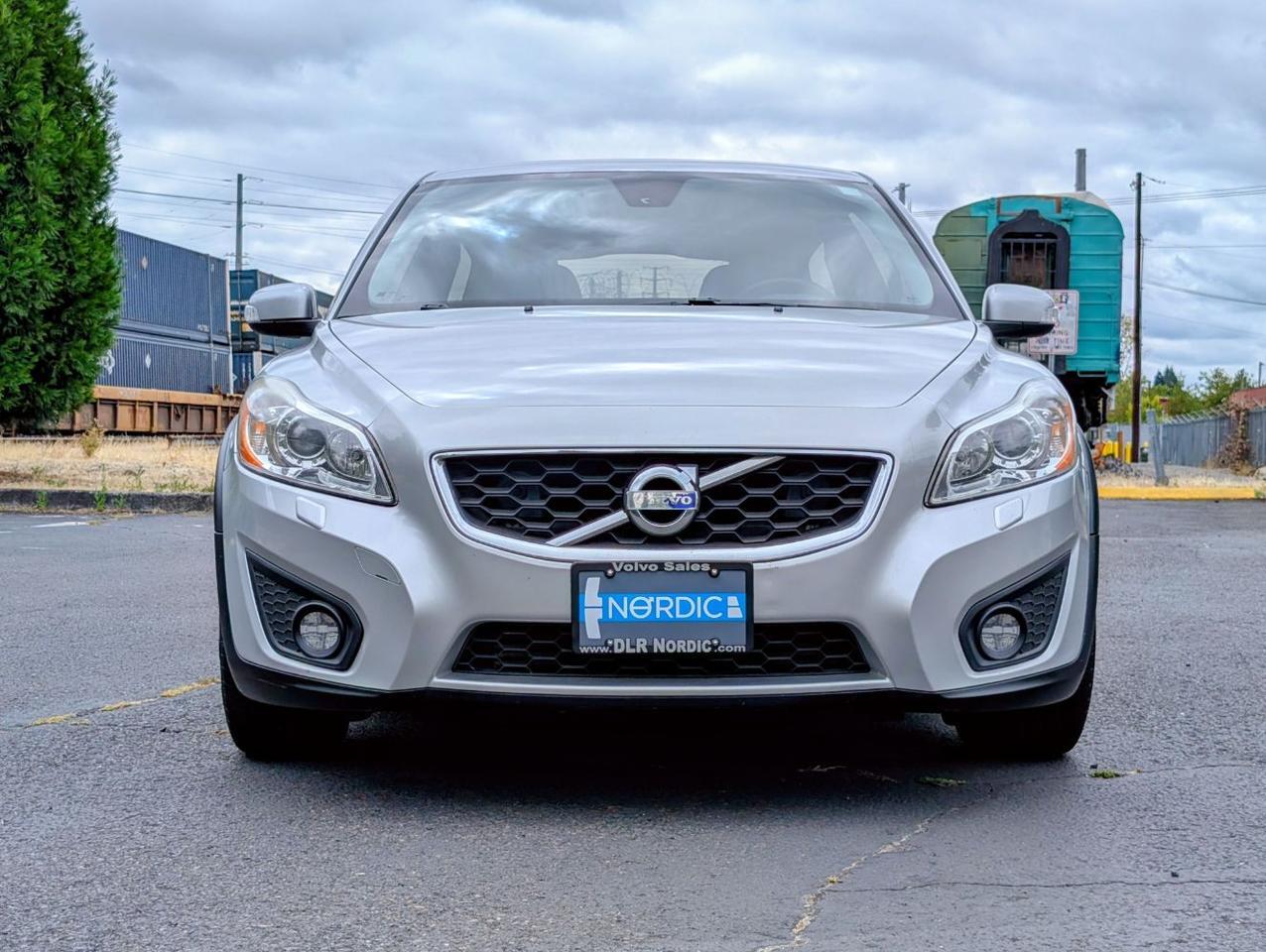 2012 Volvo C30 T5 6-MT Premier PLUS w/High Performance Audio, Moon Roof & Heated Seats Portland OR