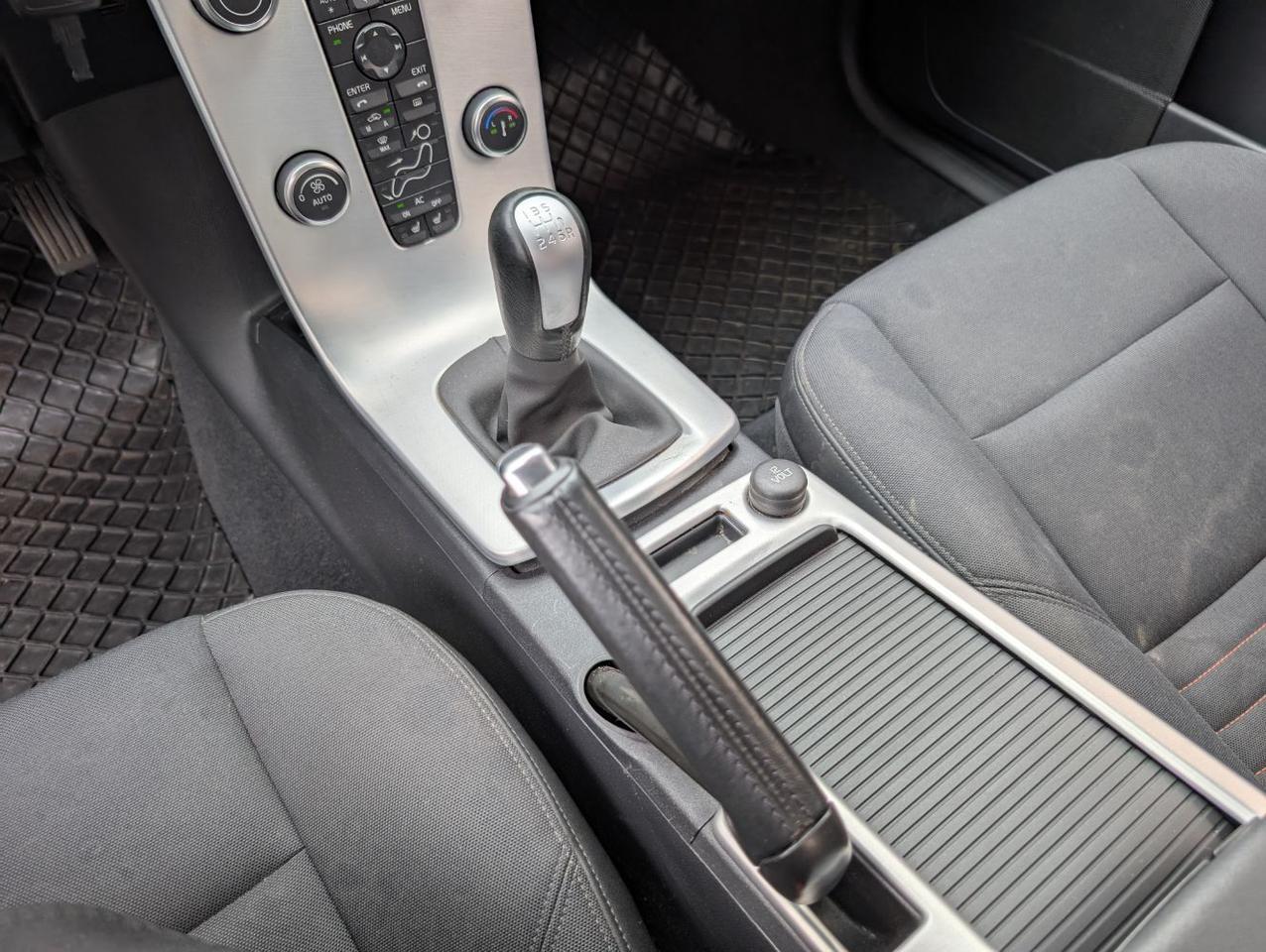 2012 Volvo C30 T5 6-MT Premier PLUS w/High Performance Audio, Moon Roof & Heated Seats Portland OR