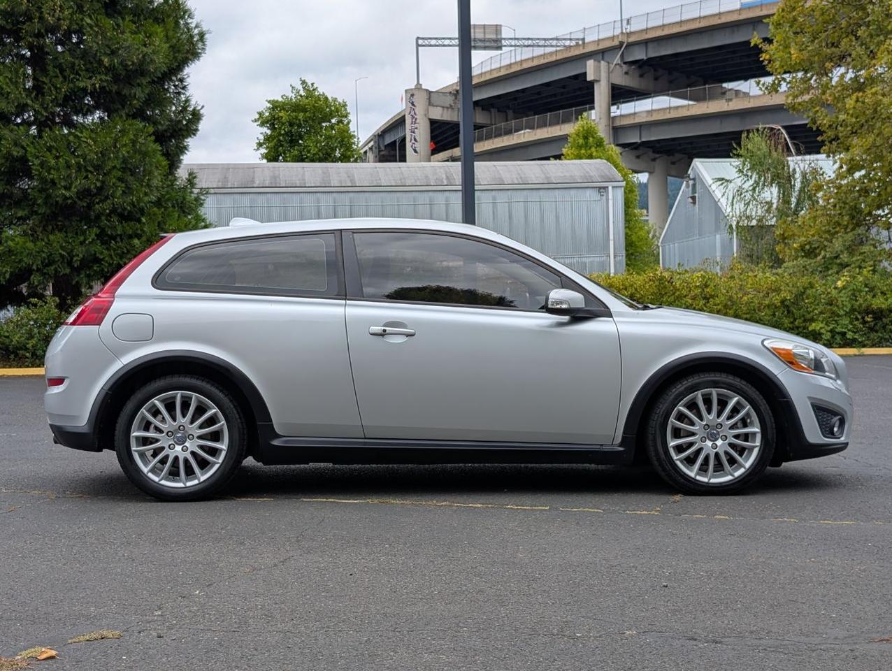 2012 Volvo C30 T5 6-MT Premier PLUS w/High Performance Audio, Moon Roof & Heated Seats Portland OR