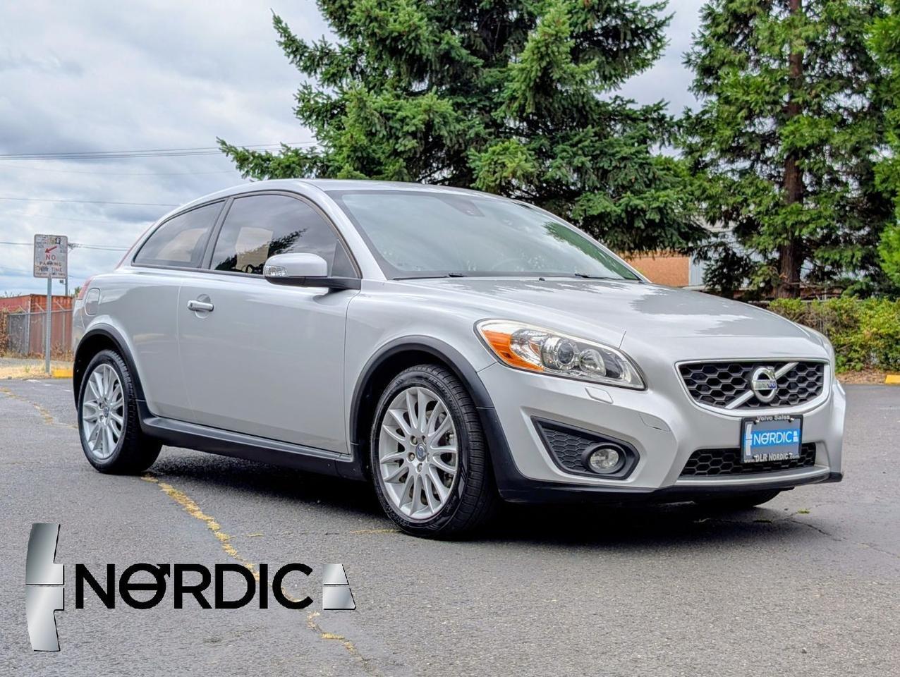 2012 Volvo C30 T5 6-MT Premier PLUS w/High Performance Audio, Moon Roof & Heated Seats Portland OR