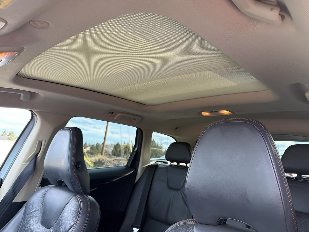 2012 Volvo XC60 T6 Bend OR