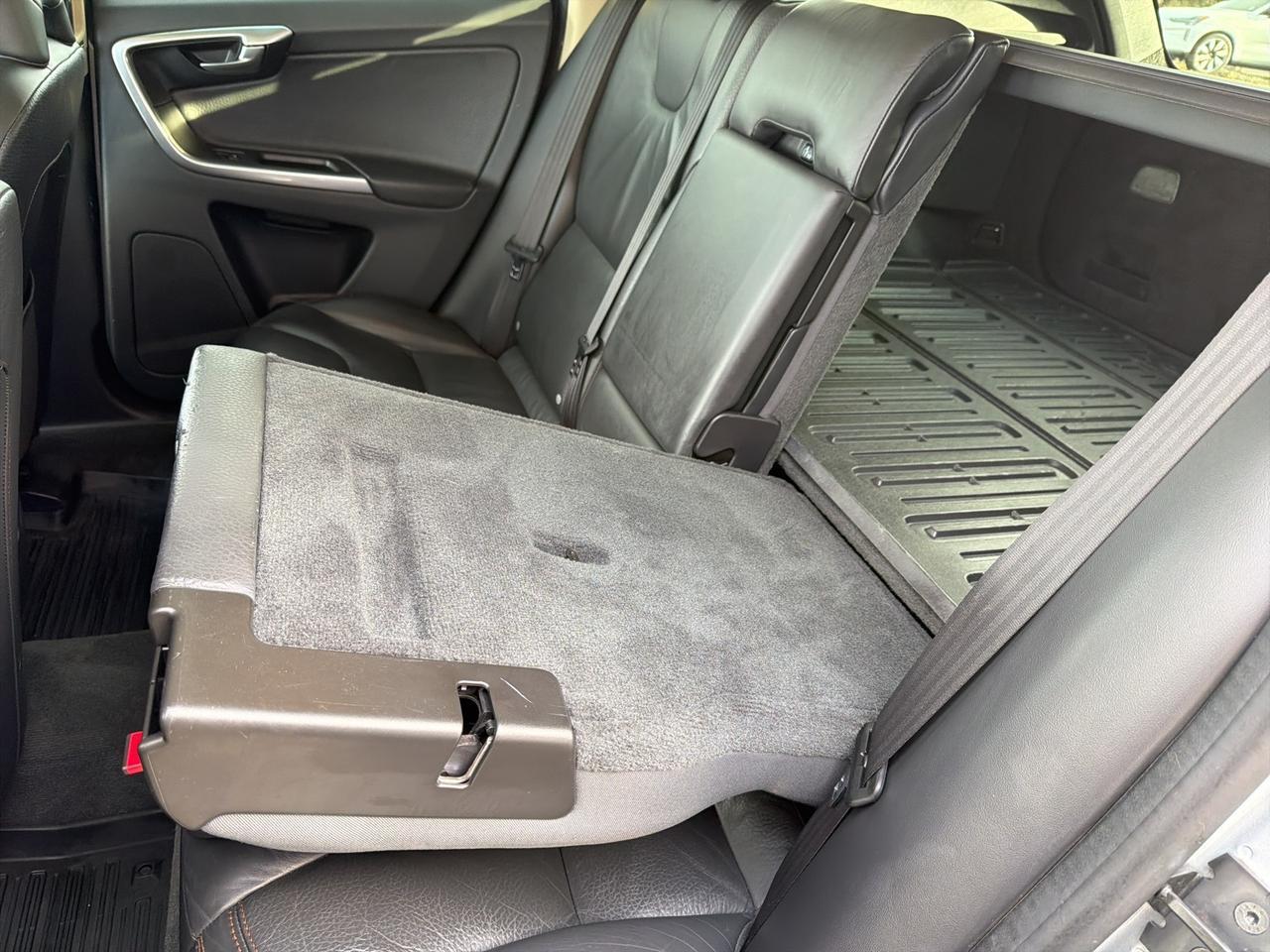 2012 Volvo XC60 T6 Bend OR