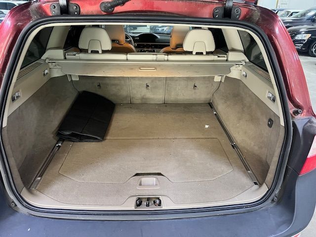 2012 Volvo XC70 T6 AWD Platinum | High Performance Audio, Adaptive Cruise, BLIS, Technology & Climate Packages Portland OR