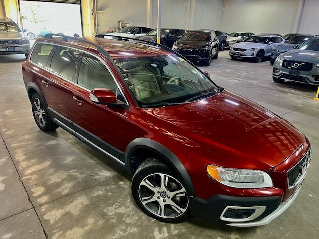 2012 Volvo XC70 T6 AWD Platinum | High Performance Audio, Adaptive Cruise, BLIS, Technology & Climate Packages Portland OR