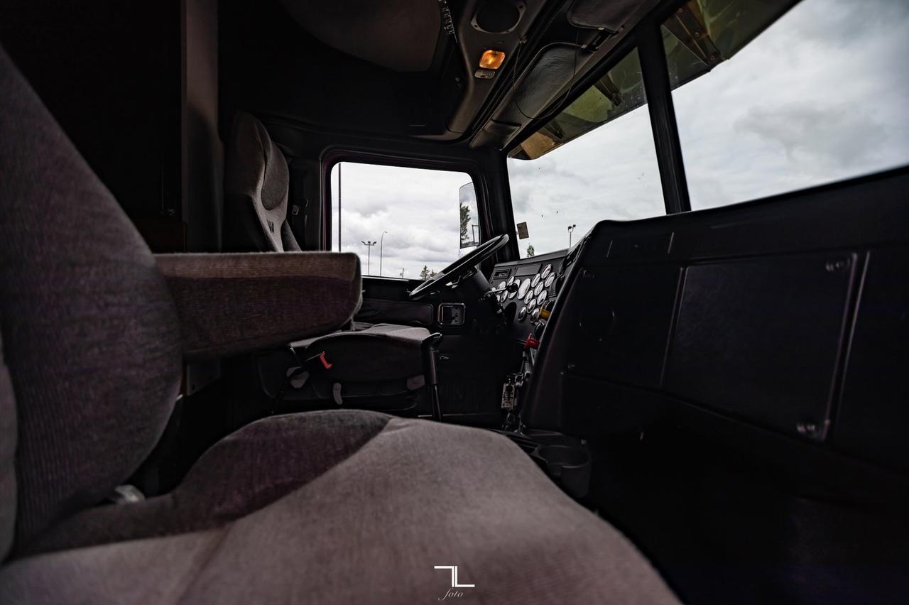 2012 Western Star 4900 FA T/A Tractor Sleeper Heavy Spec Red Deer AB