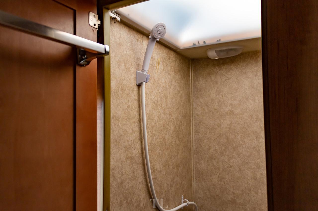 2013 ALP Adventurer 80 GS Truck Camper Red Deer AB