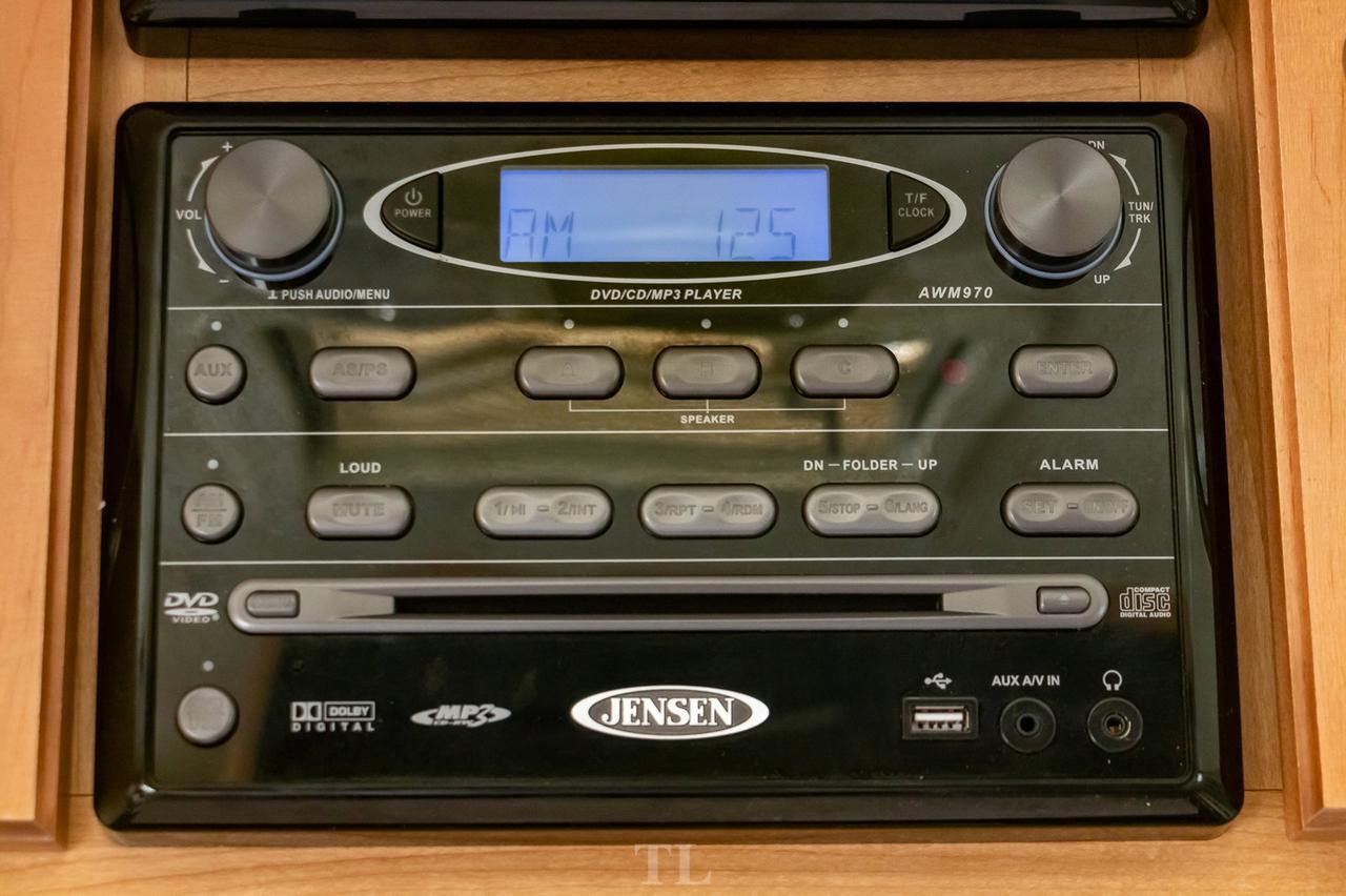 2013 ALP Adventurer 80 GS Truck Camper Red Deer AB