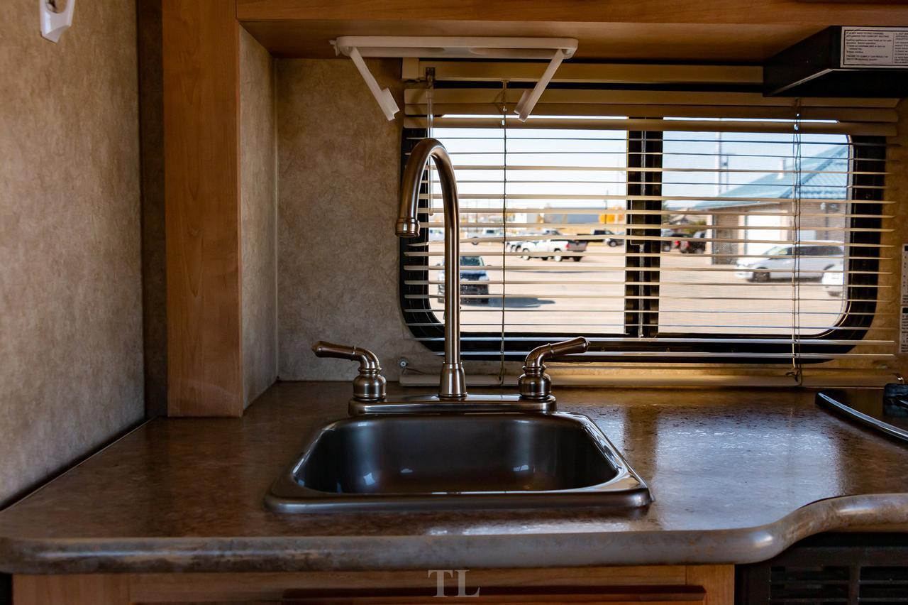 2013 ALP Adventurer 80 GS Truck Camper Red Deer AB