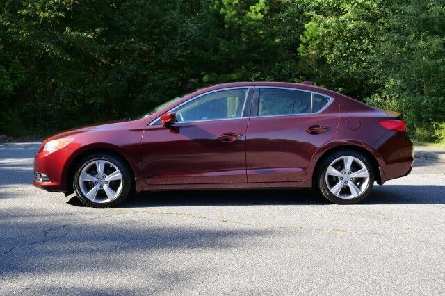 2013 Acura ILX 2.0L / Tech Package / Heated Seats / Power Sunroof! High Point NC