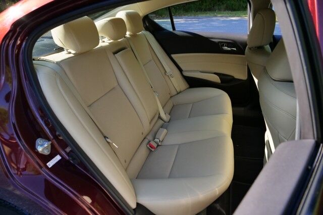 2013 Acura ILX 2.0L / Tech Package / Heated Seats / Power Sunroof! High Point NC