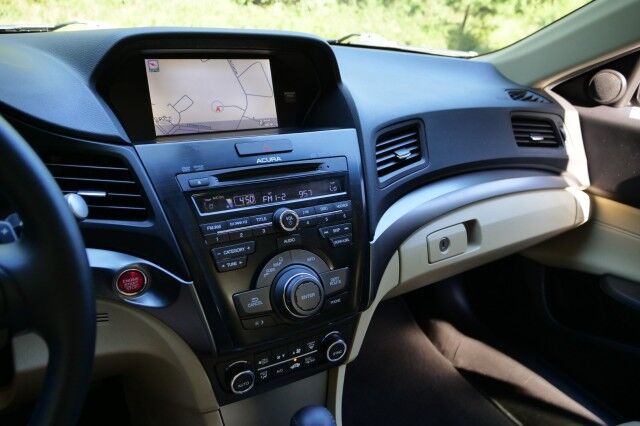 2013 Acura ILX 2.0L / Tech Package / Heated Seats / Power Sunroof! High Point NC