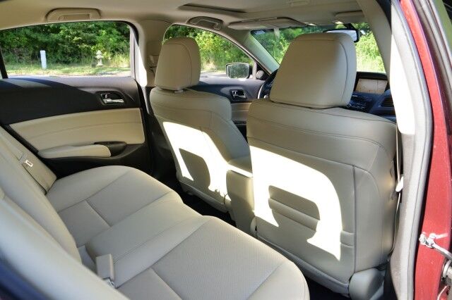 2013 Acura ILX 2.0L / Tech Package / Heated Seats / Power Sunroof! High Point NC