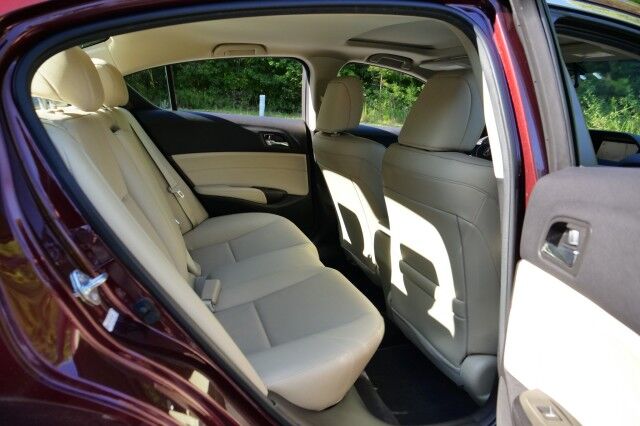 2013 Acura ILX 2.0L / Tech Package / Heated Seats / Power Sunroof! High Point NC