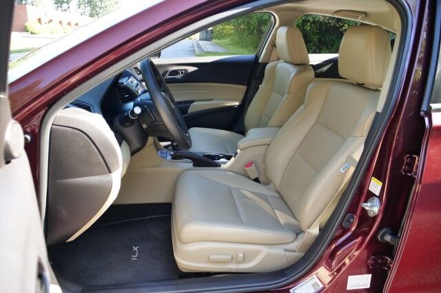 2013 Acura ILX 2.0L / Tech Package / Heated Seats / Power Sunroof! High Point NC