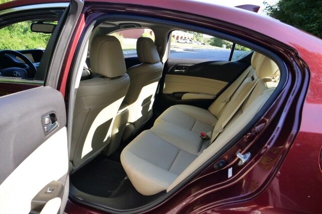 2013 Acura ILX 2.0L / Tech Package / Heated Seats / Power Sunroof! High Point NC