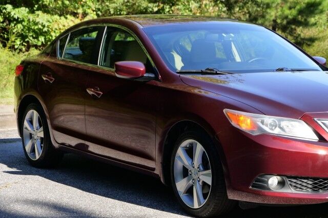 2013 Acura ILX 2.0L / Tech Package / Heated Seats / Power Sunroof! High Point NC