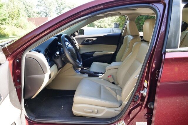 2013 Acura ILX 2.0L Technology photo 4