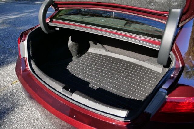 2013 Acura ILX 2.0L / Tech Package / Heated Seats / Power Sunroof! High Point NC