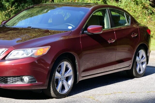2013 Acura ILX 2.0L / Tech Package / Heated Seats / Power Sunroof! High Point NC