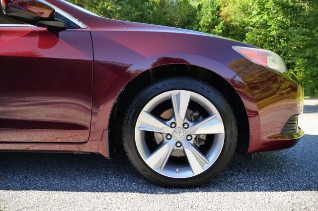 2013 Acura ILX 2.0L / Tech Package / Heated Seats / Power Sunroof! High Point NC