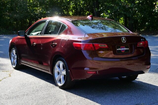2013 Acura ILX 2.0L / Tech Package / Heated Seats / Power Sunroof! High Point NC