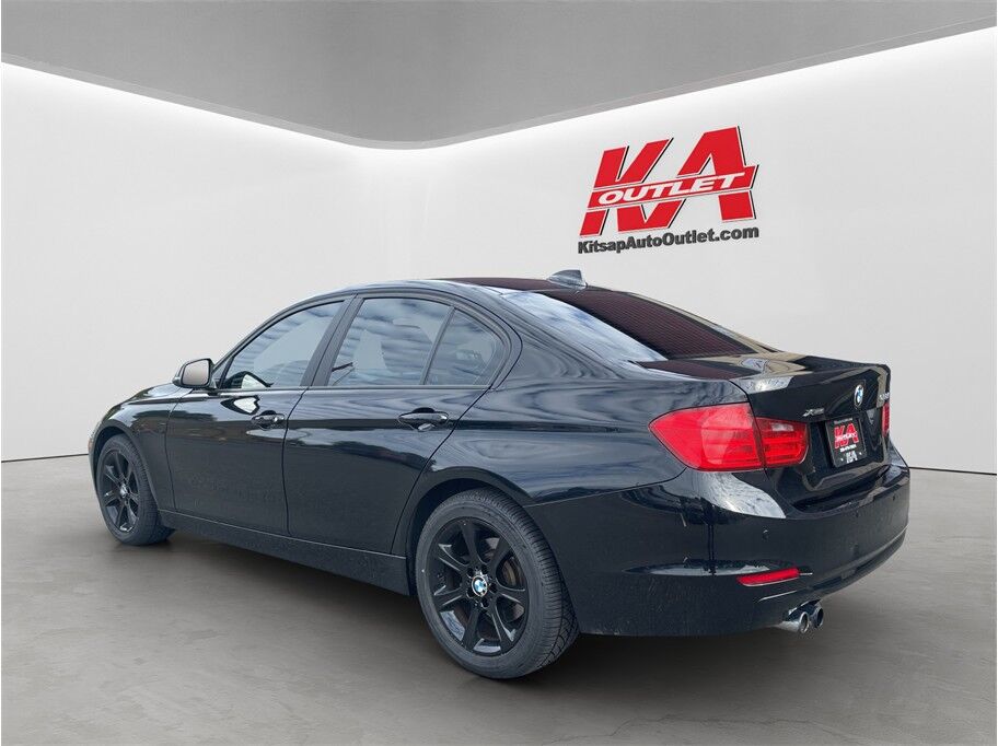 2013 BMW 3 Series 328i xDrive Sedan 4D