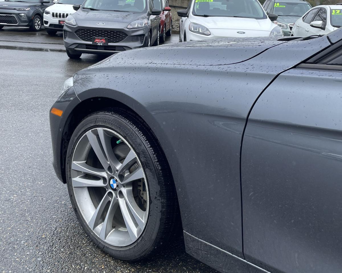 2013 BMW 3 Series 328i xDrive Sedan 4D