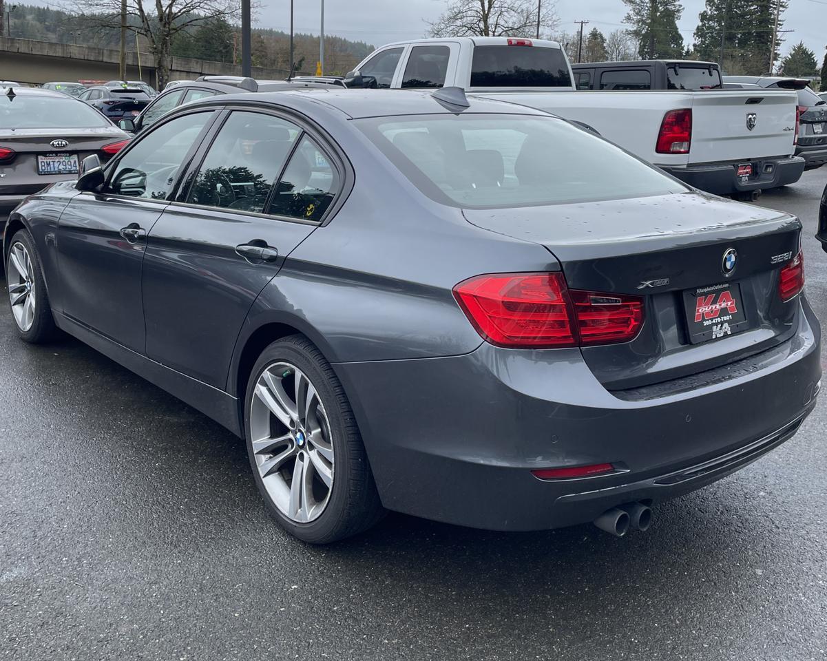 2013 BMW 3 Series 328i xDrive Sedan 4D