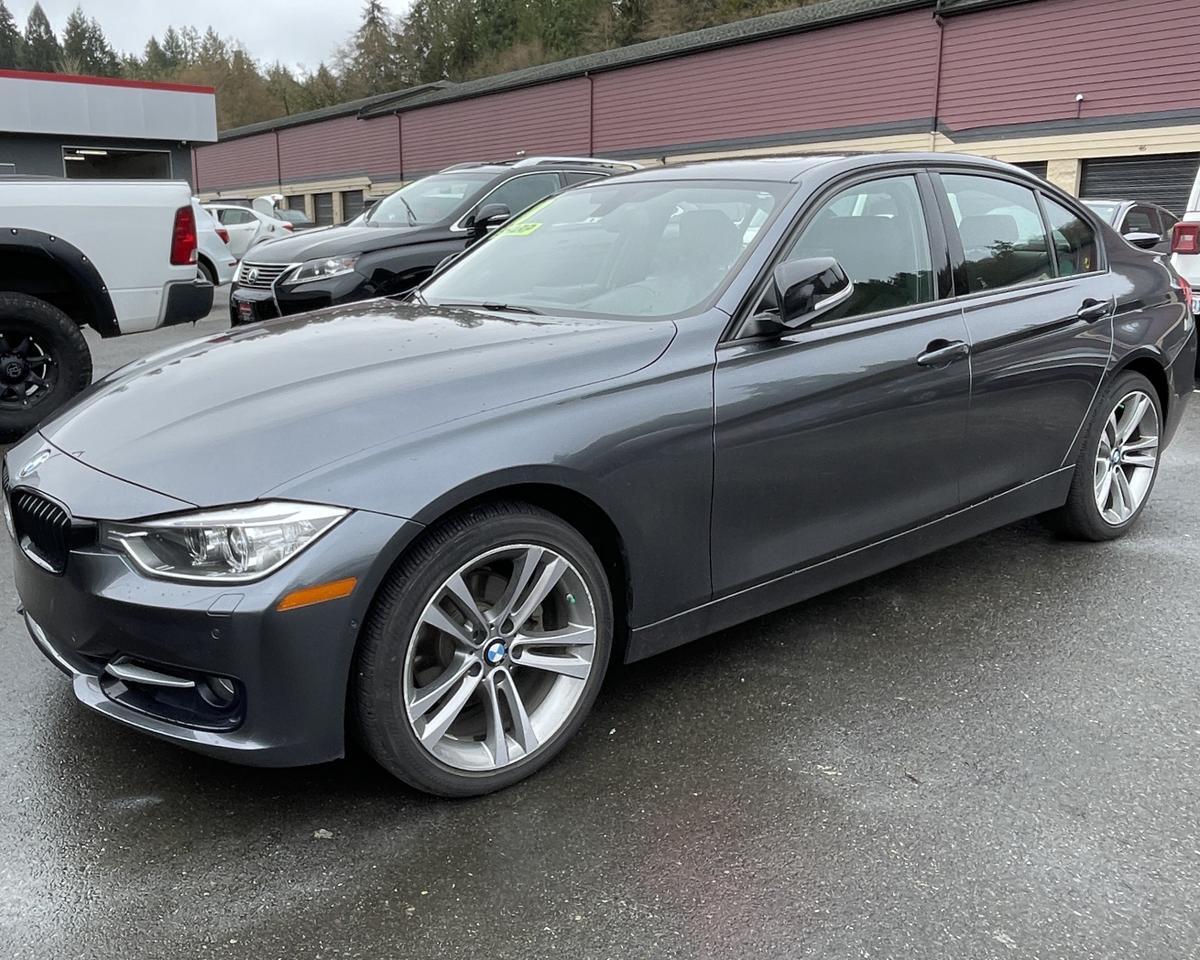 2013 BMW 3 Series 328i xDrive Sedan 4D