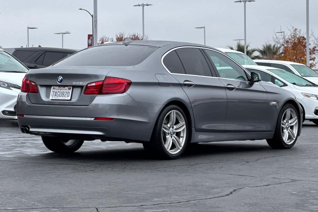 2013 BMW 5 Series 528i