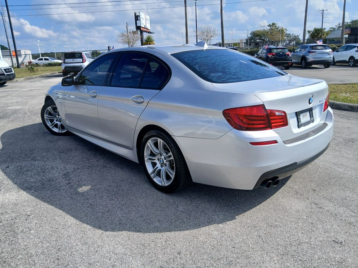 2013 BMW 5 Series 528i Sedan 4D