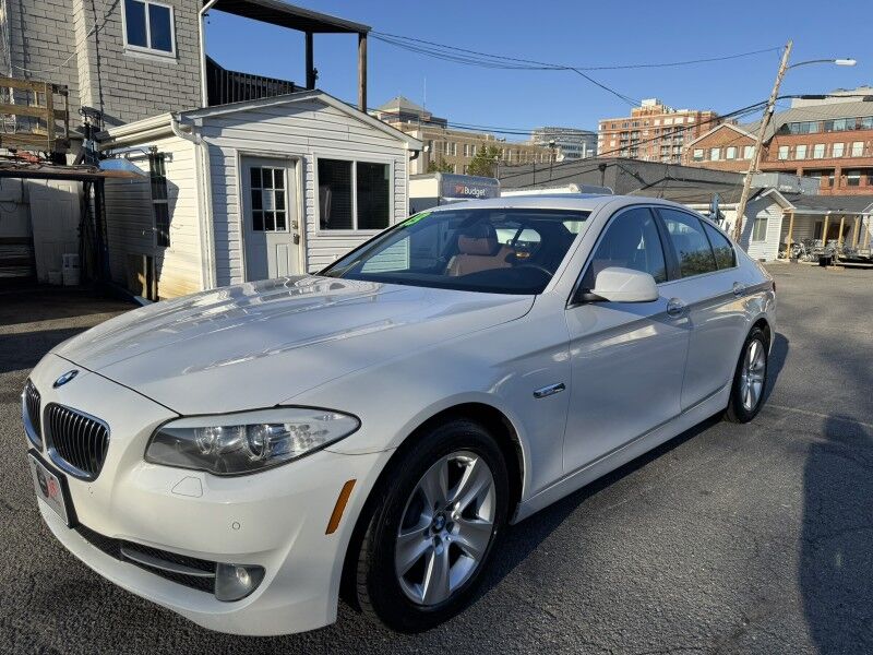 2013 BMW 5 Series 528i xDrive AWD w/ Premium Package