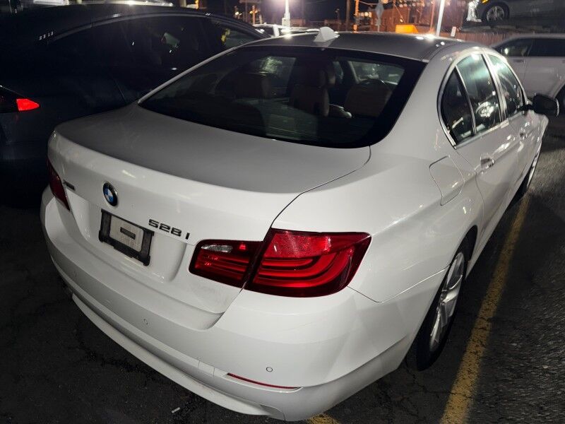 2013 BMW 5 Series 528i xDrive AWD w/ Premium Package Arlington VA