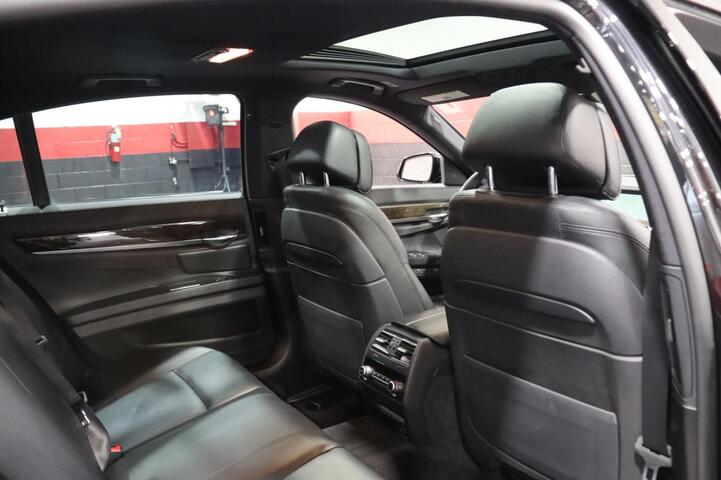 2013 BMW 750i M Sport 4dr Sedan Chicago IL